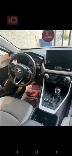 تۆیۆتا ڕاڤ 4